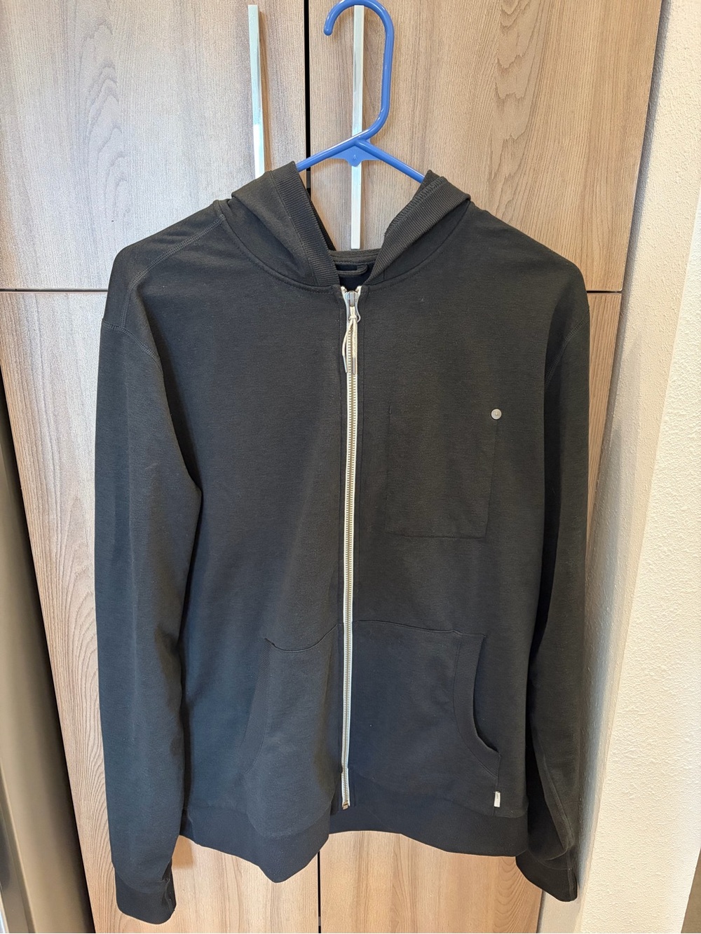 Men's Vuori Zip Hoodie (Medium)